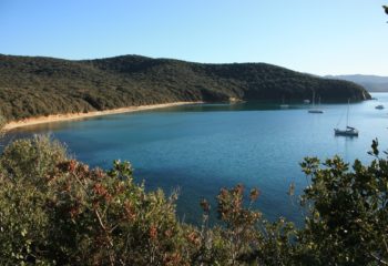 cala violina vista dalla panchina